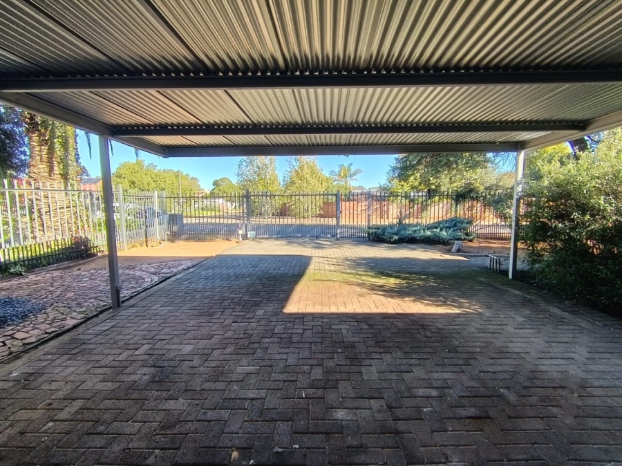 5 Bedroom Property for Sale in Universitas Ridge Free State